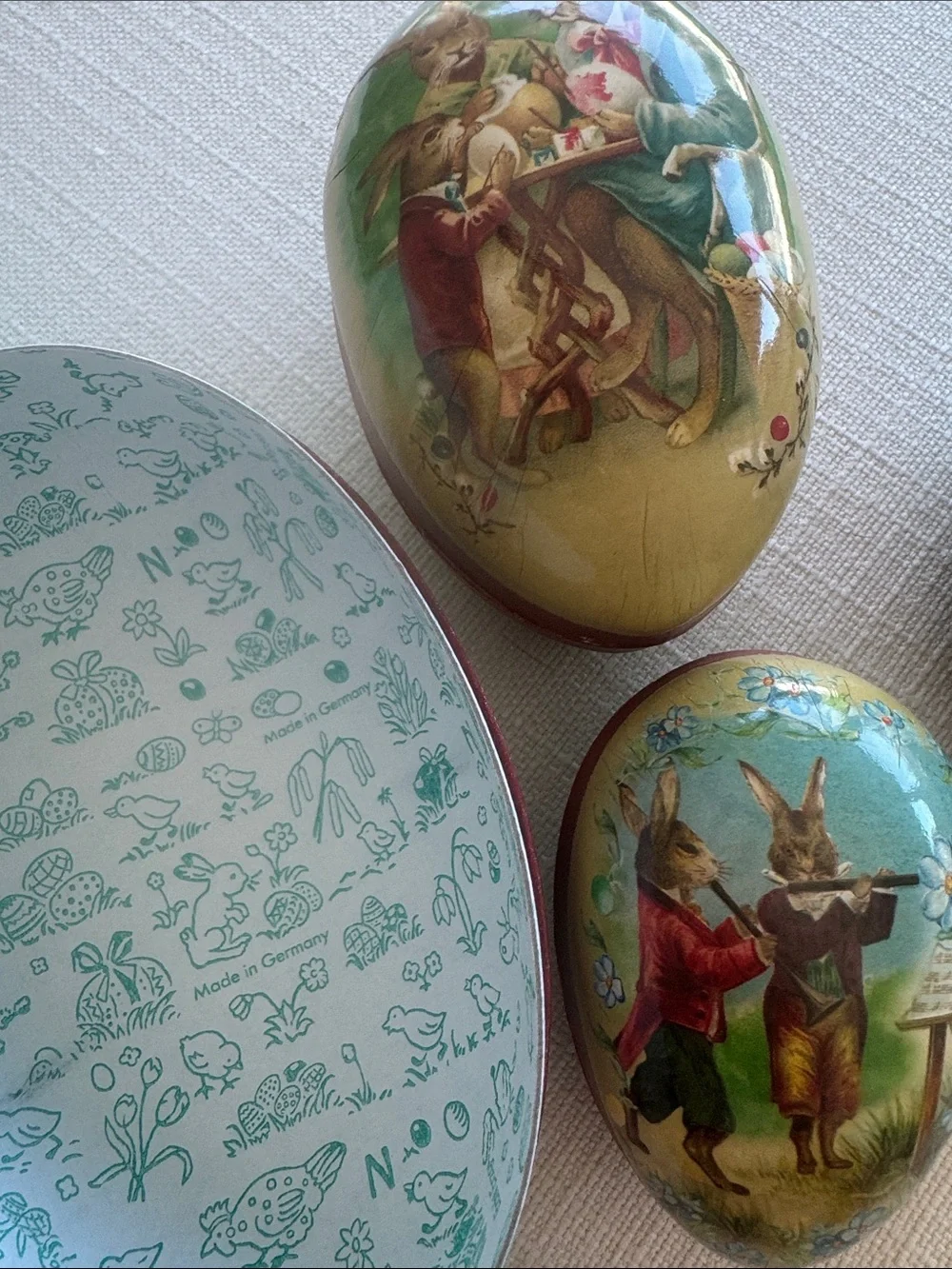 Williams Sonoma Vintage-Style Teal Nesting Papier-Mâché Egg Set